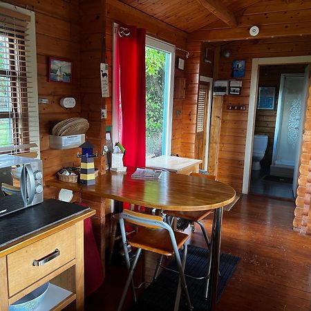 Tudor Lodge With Pool & Bbq Cabin Лискерд Экстерьер фото