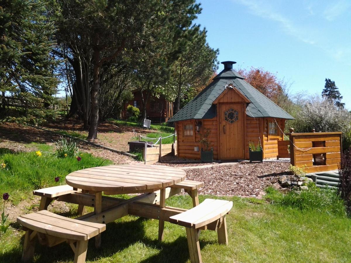 Tudor Lodge With Pool & Bbq Cabin Лискерд Экстерьер фото