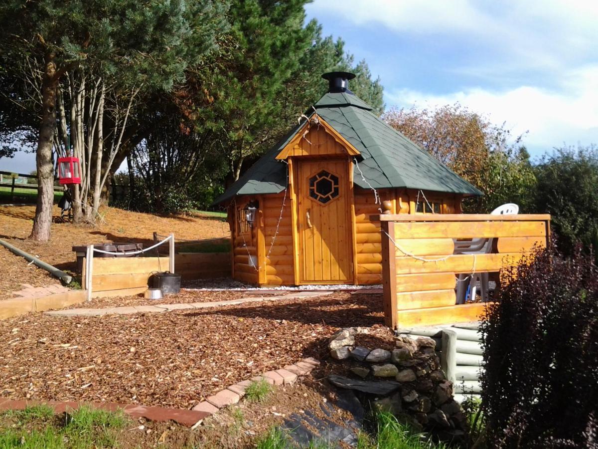 Tudor Lodge With Pool & Bbq Cabin Лискерд Экстерьер фото