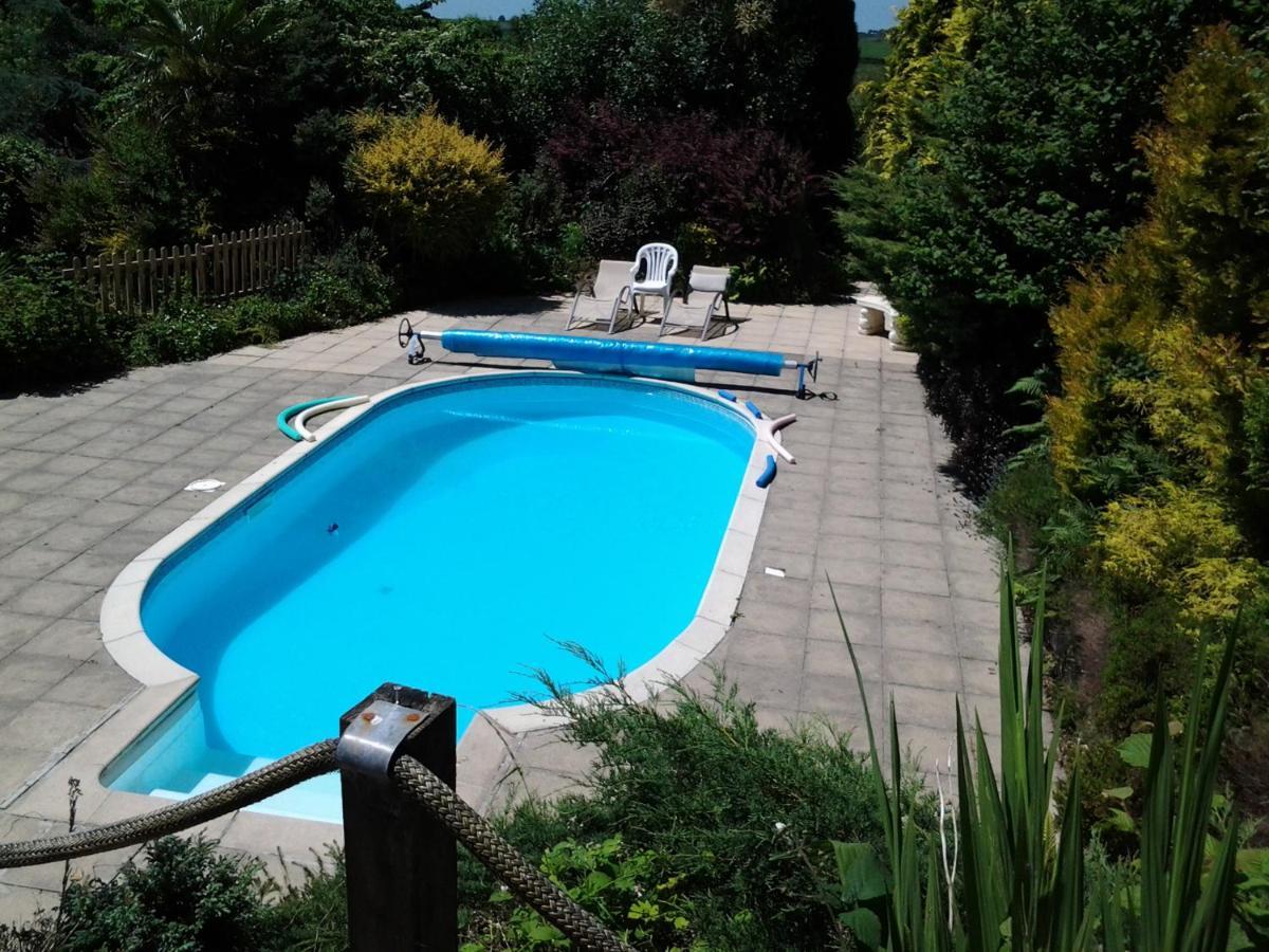 Tudor Lodge With Pool & Bbq Cabin Лискерд Экстерьер фото