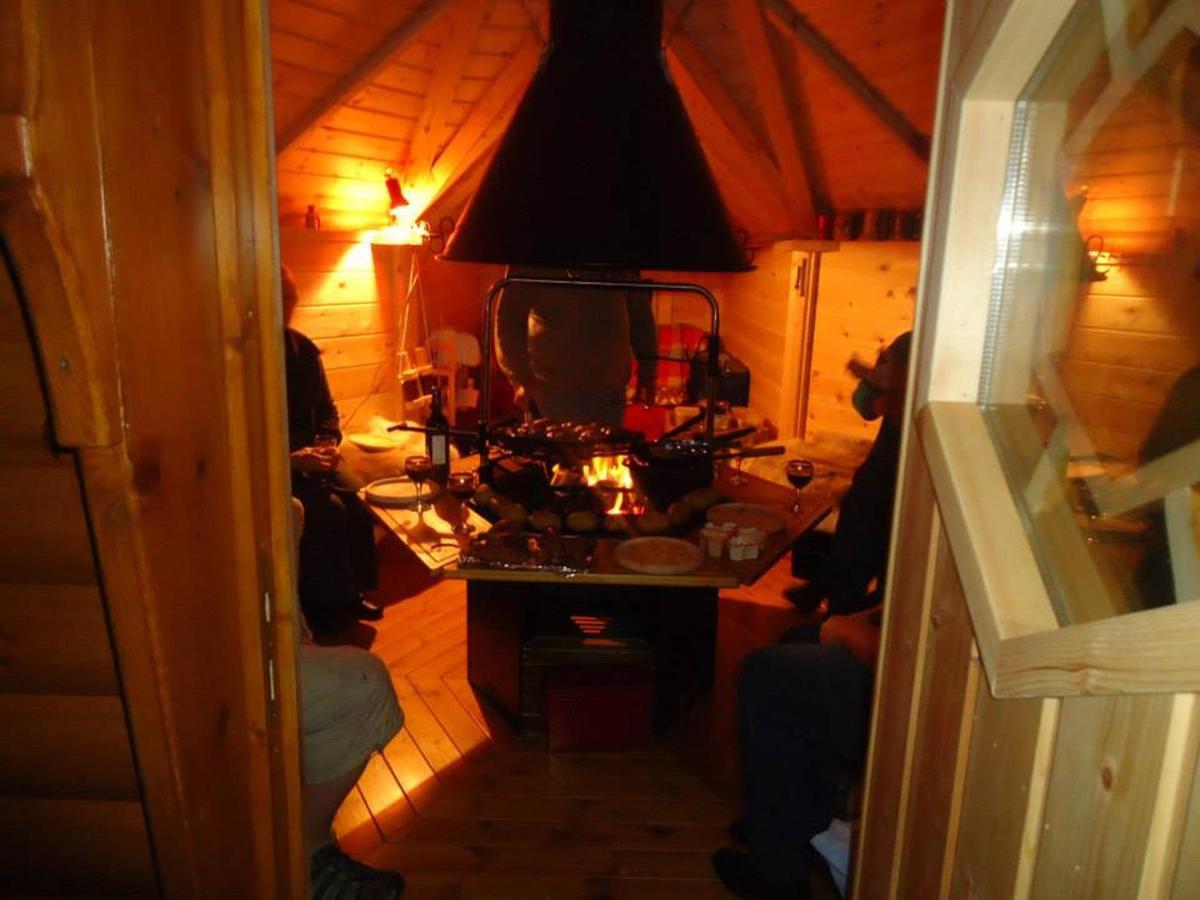 Tudor Lodge With Pool & Bbq Cabin Лискерд Экстерьер фото