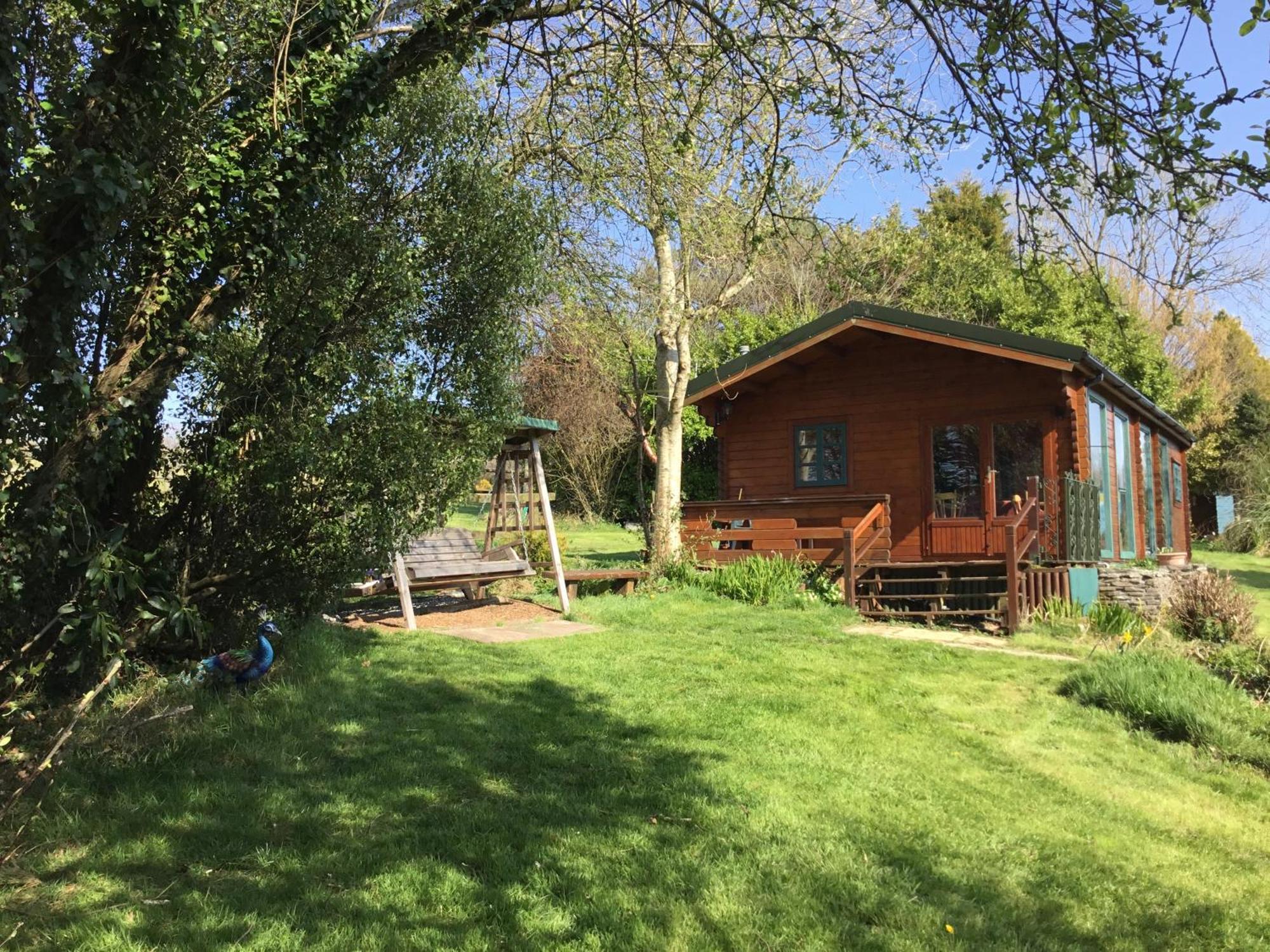Tudor Lodge With Pool & Bbq Cabin Лискерд Экстерьер фото